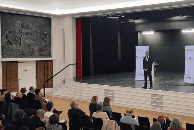 image de Jérôme Jumel DG ARS Pays de la Loire introduisant la première édition de la conférence des psychiatres en mars 2025