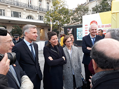 Arrivée de Mme Agnès Buzyn, Ministre des Solidarités et de la Santé. Avec François Bourdillon, Directeur général de Santé Publique France ; Yann Bubien, Directeur adjoint au cabinet de la ministre ; Jean-Jacques Coiplet, Directeur général de l'ARS Pays de la Loire.